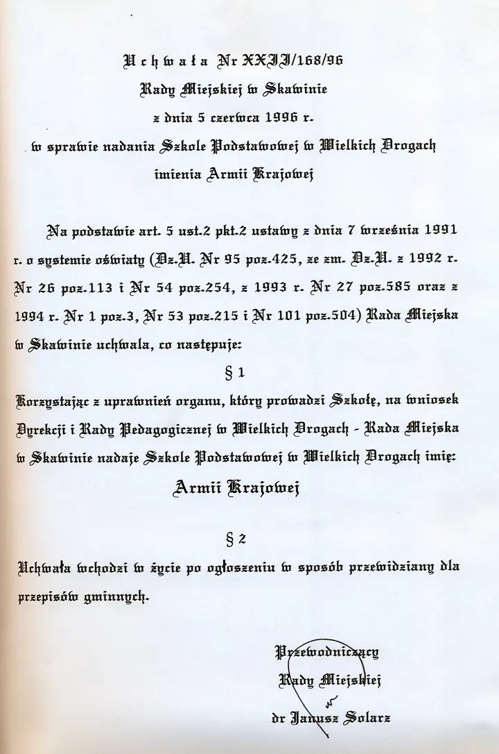 Maszynopis uchwały Rady Miejskiej w Skawinie z podpisem przewodniczącego.
